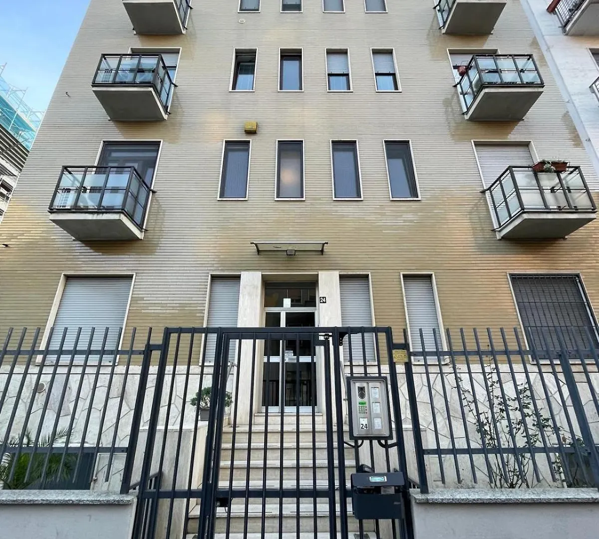 Beautiful Apartment In Милан